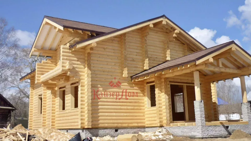 Дом из оцилиндрованного бревна 230 м² в Ленинградской области — фотография 2