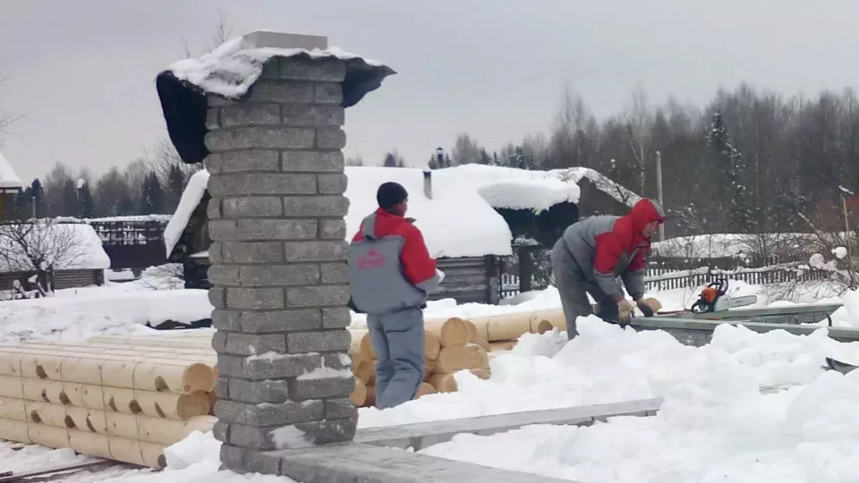 Дом из оцилиндрованного бревна 230 м² в Ленинградской области — фотография 11