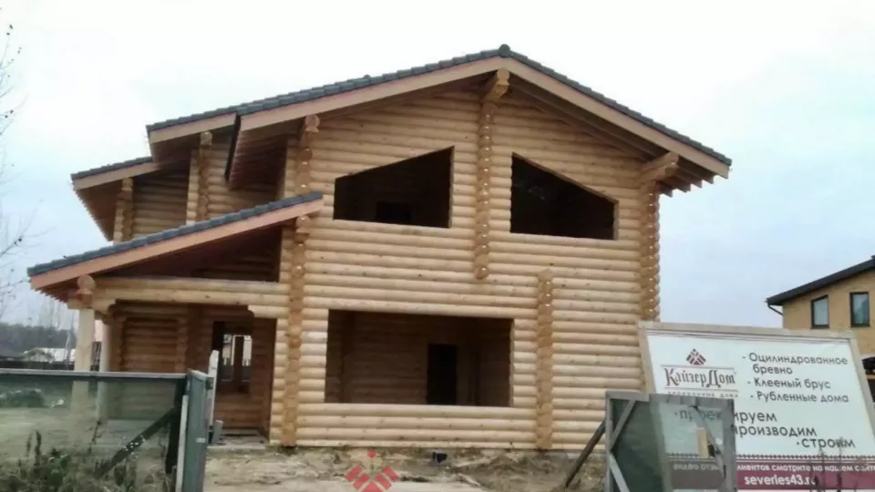 Дом из оцилиндрованного бревна с сауной в Щапово — 356 м² — фотография 3
