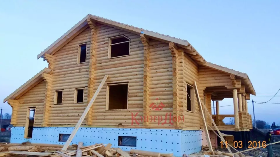 Дом из оцилиндрованного бревна с гаражом 209 м² в Липецкой области — фотография 11