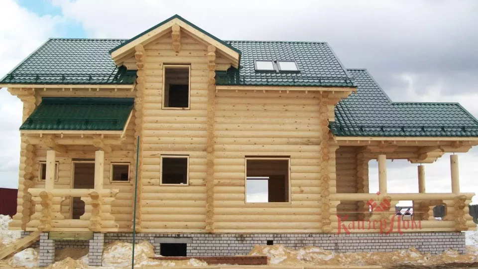 Дом из оцилиндрованного бревна 195 м² в Подмосковье — фотография 8