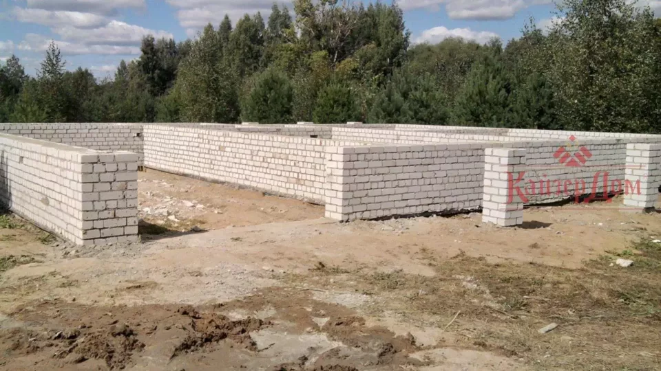 Дом из оцилиндрованного бревна 195 м² в Подмосковье — фотография 13