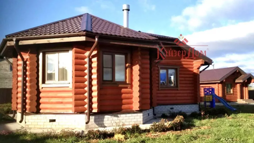 Одноэтажный дом из оцилиндрованного бревна — 86 м² — фотография 2
