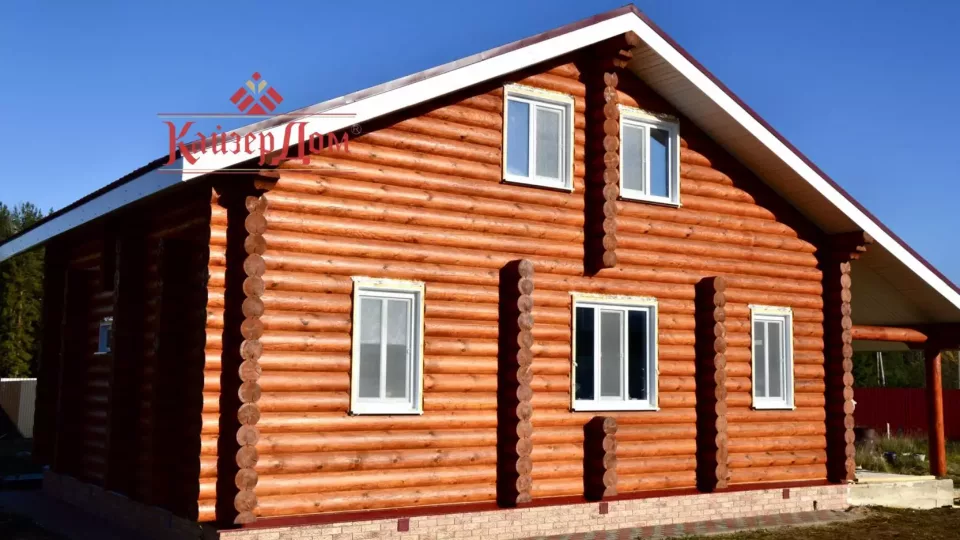 Коттедж с баней из оцилиндрованного бревна — 135 м² — фотография 2
