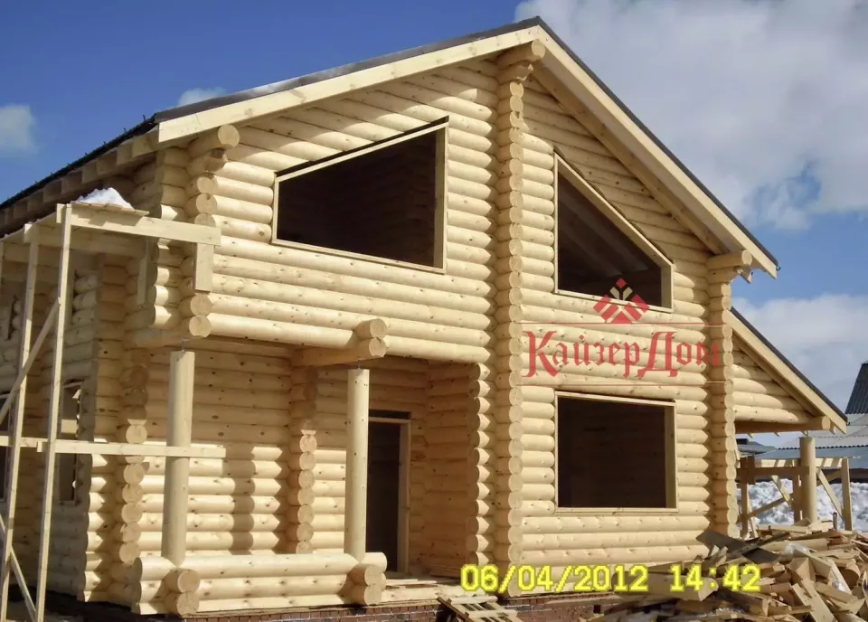 Коттедж из оцилиндрованного бревна 171 м² в Казани — фотография 1