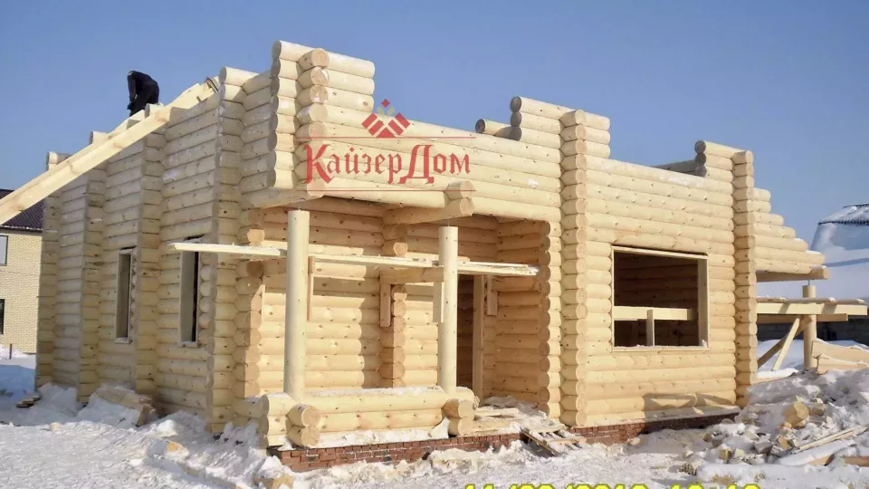 Коттедж из оцилиндрованного бревна 171 м² в Казани — фотография 3