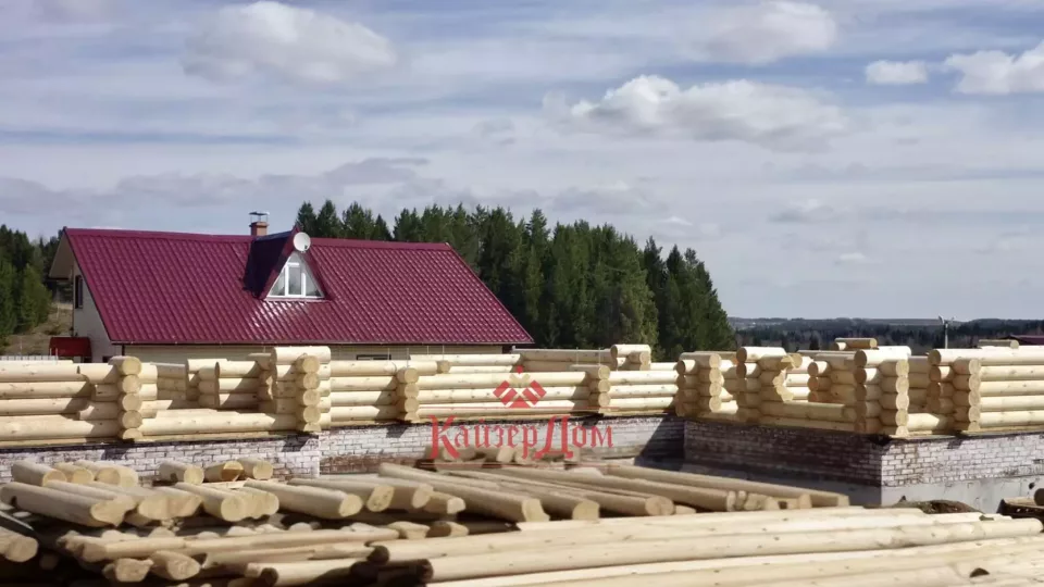 Дом с баней из оцилиндрованного бревна 357,5 м² в Подмосковье — фотография 7