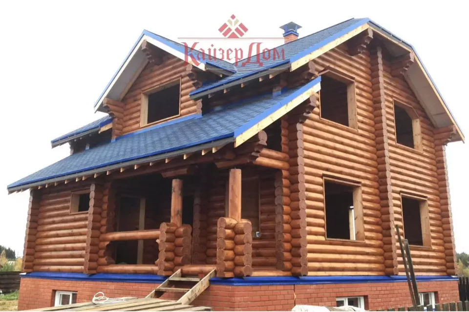 Двухэтажный дом из оцилиндрованного бревна 150 м² в Кирове — фотография 2