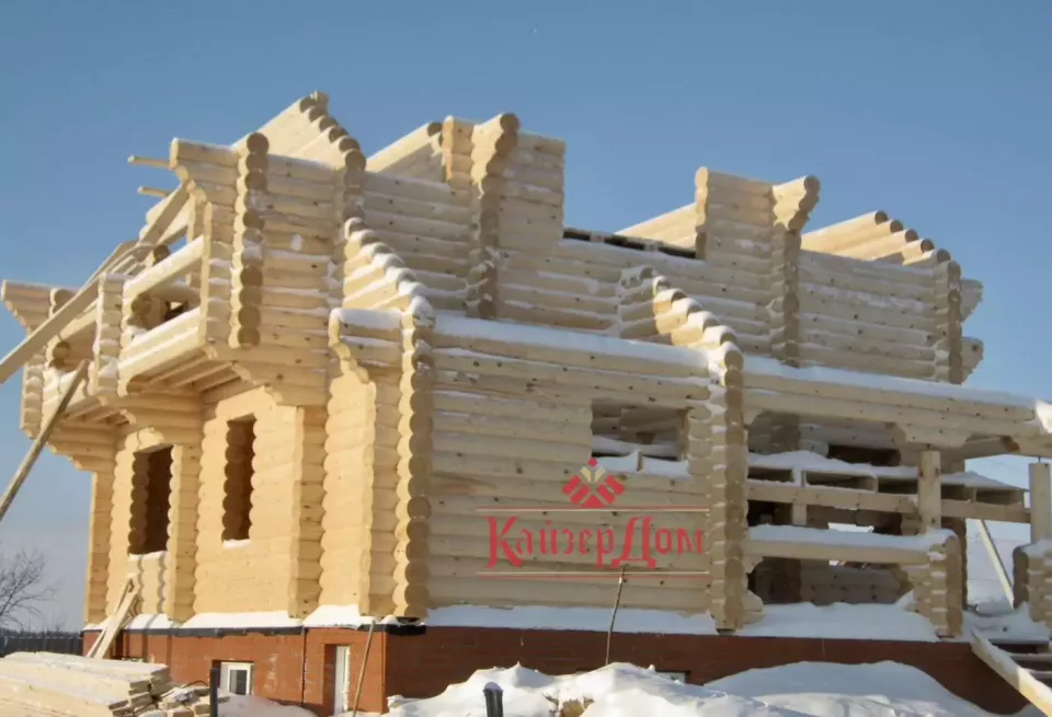 Двухэтажный дом из оцилиндрованного бревна 150 м² в Кирове — фотография 4