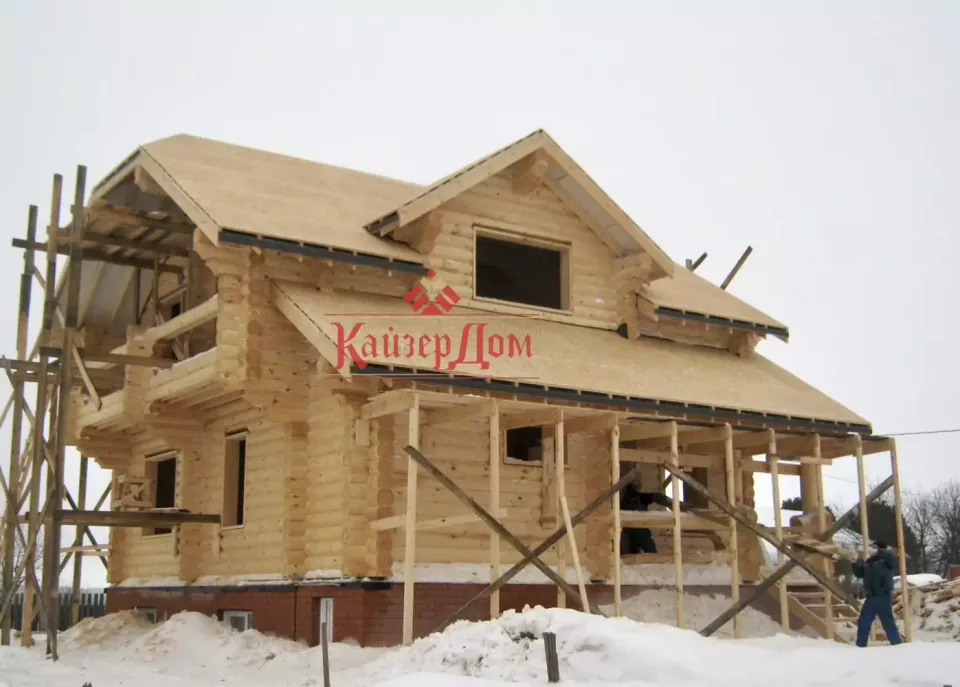 Двухэтажный дом из оцилиндрованного бревна 150 м² в Кирове — фотография 15