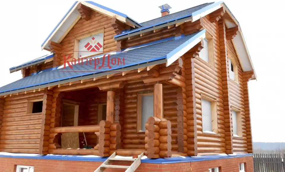 Двухэтажный дом из оцилиндрованного бревна 150 м² в Кирове — фотография 24