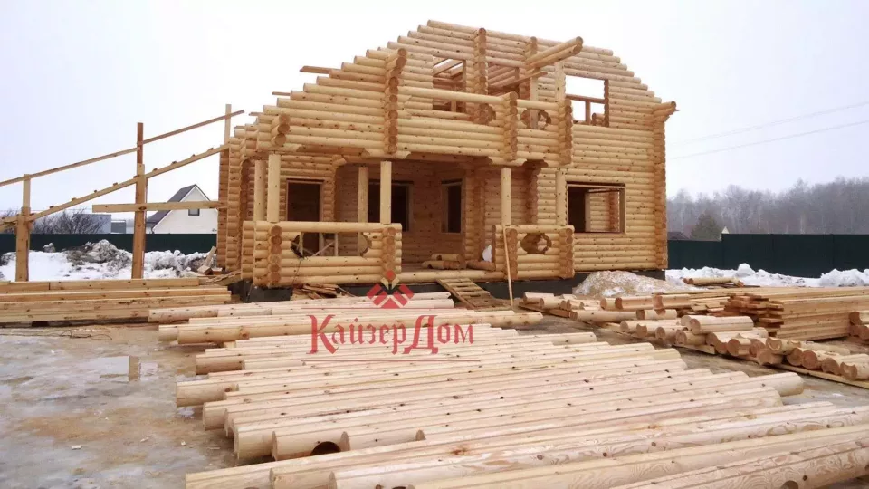 Дом из оцилиндрованного бревна 230 м² в Подмосковье — фотография 13