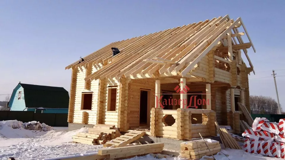 Дом из оцилиндрованного бревна 230 м² в Подмосковье — фотография 14