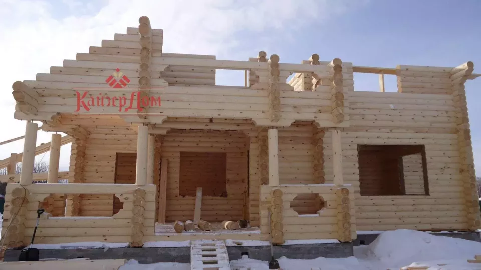 Дом из оцилиндрованного бревна 230 м² в Подмосковье — фотография 24