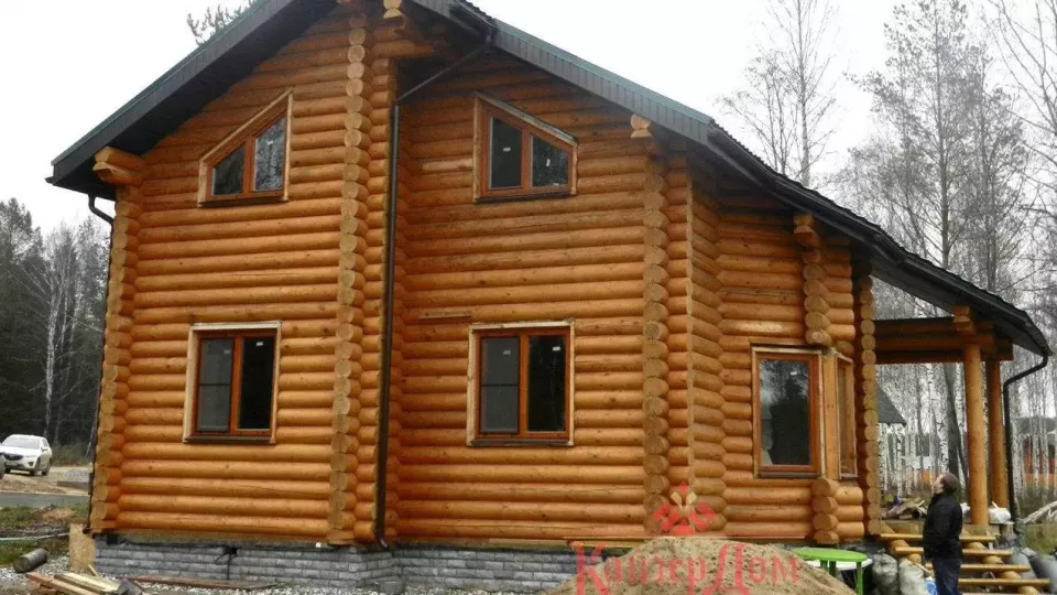 Дом из оцилиндрованного бревна 138 м² в Подмосковье — фотография 1