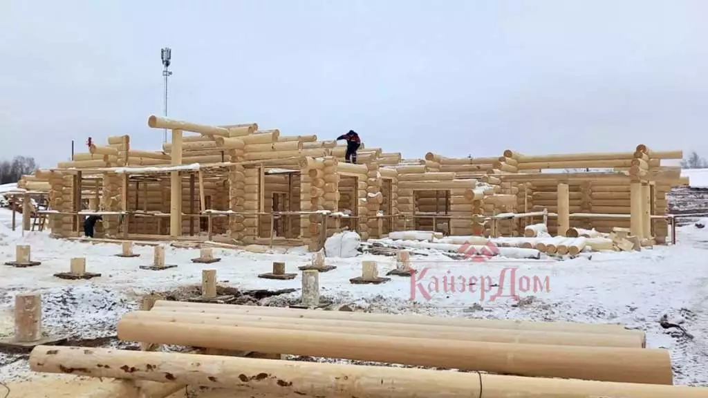 Фотография - Видео обзор дома из рубленного бревна в Москве