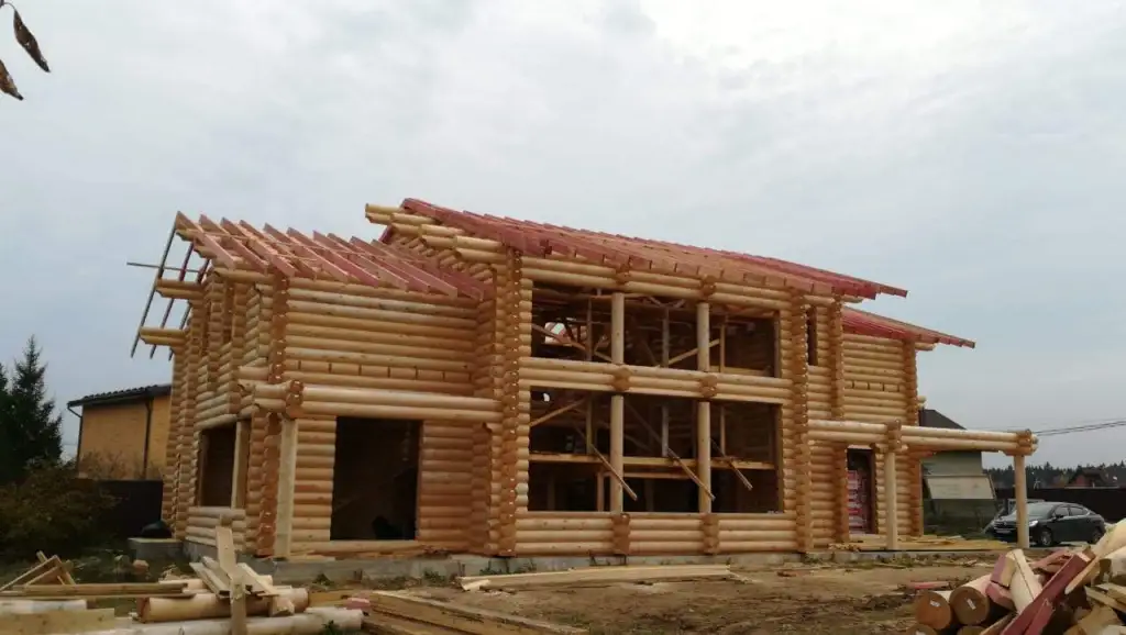 Строительство деревянной части дома